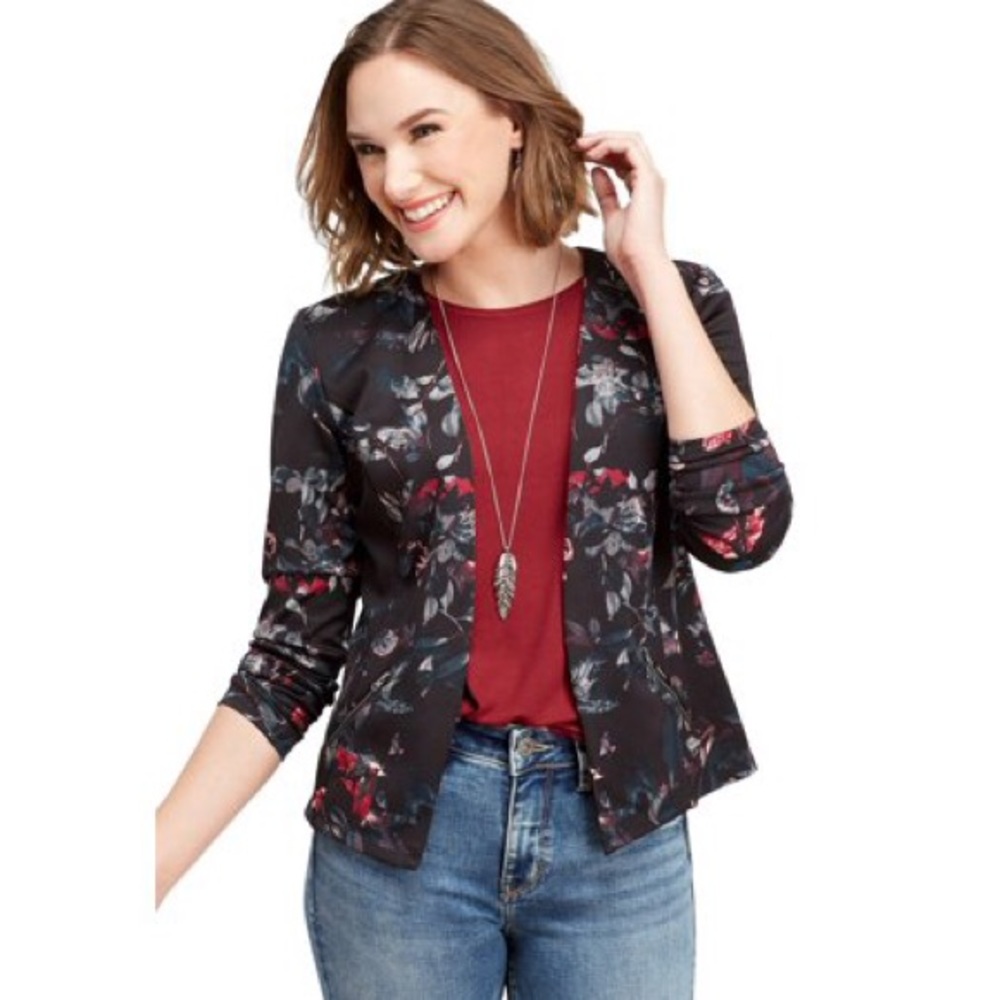 Dressy blazer with flowers.🌸